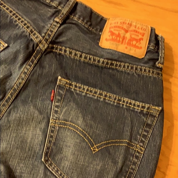 Levi 30 inch waist Jean shorts - Picture 1 of 4